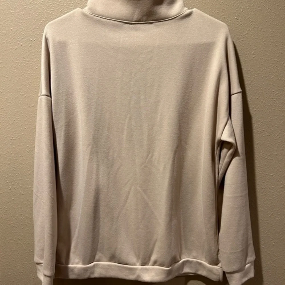 NWOT Pretty Garden Pullover‎ - Picture 4 of 4